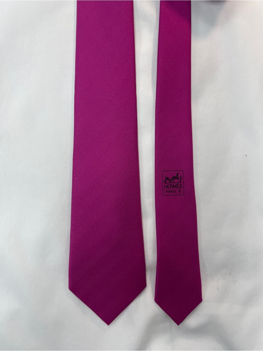 Hermes 100% Silk Men’s Tie Pink “Chevron” Silk Tie 153623 PA - Picture 3 of 8